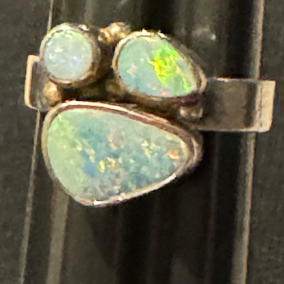 Opal Freeform 3 stone sterling silver ring - Picture 6 of 8